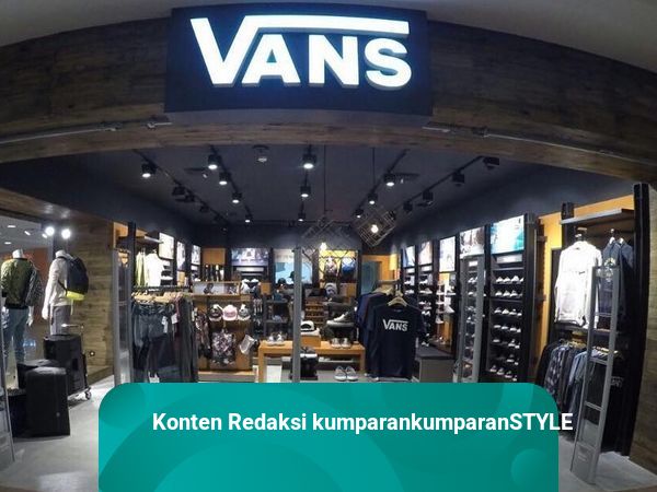 Vans store 2025 grand city surabaya